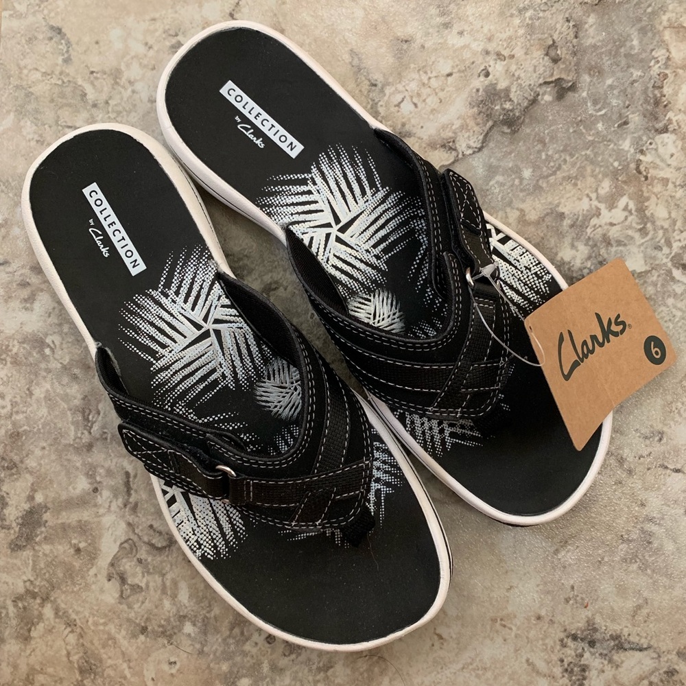 NWT, Clarks - Black and white sandals, Size 6